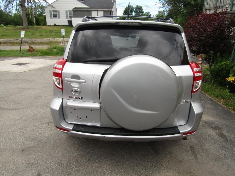 Toyota RAV4  2012