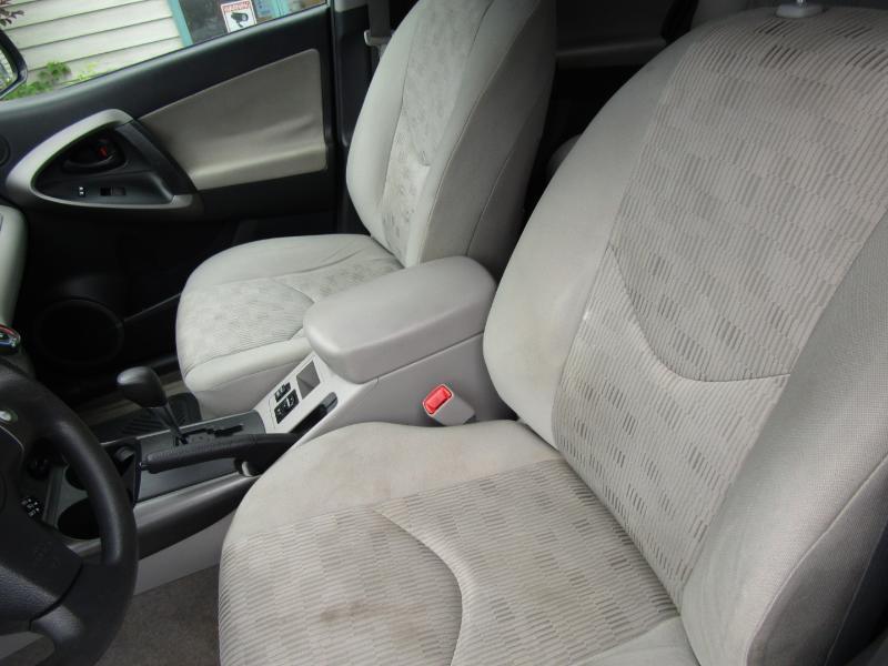 Toyota RAV4  2012