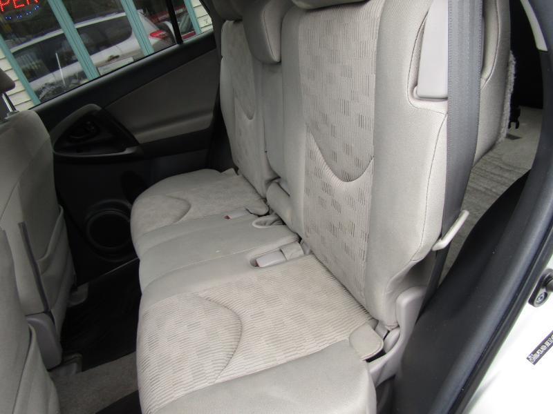 Toyota RAV4  2012