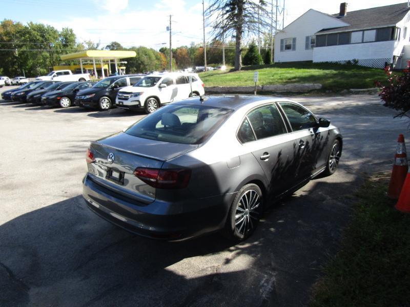 Volkswagen Jetta SE 6A 2016