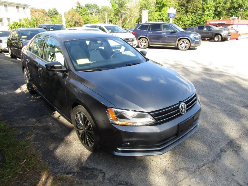 Volkswagen Jetta SE 6A 2016