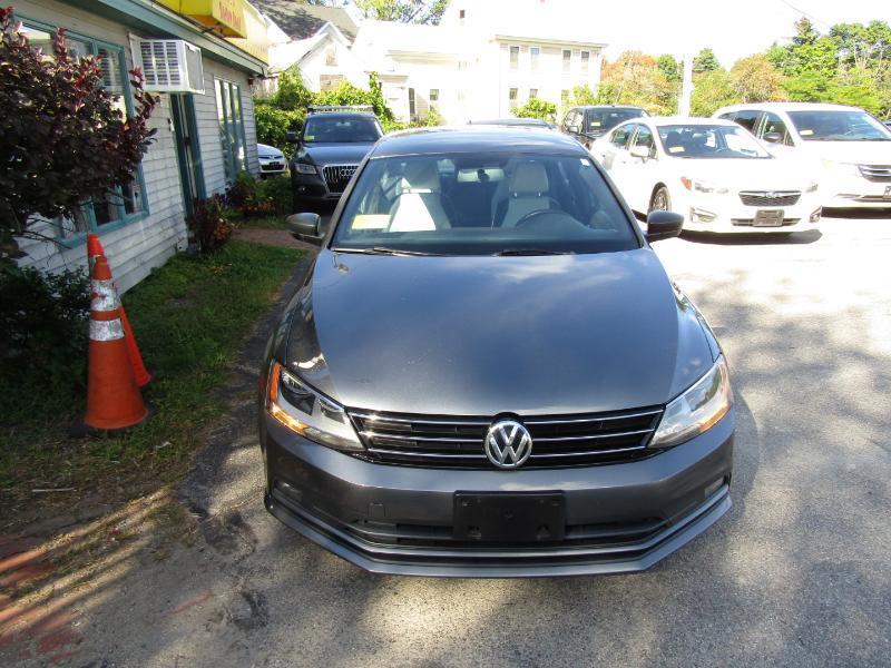 Volkswagen Jetta SE 6A 2016