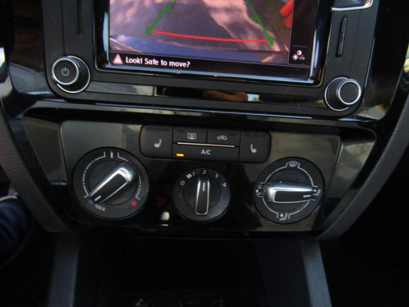 Volkswagen Jetta SE 6A 2016