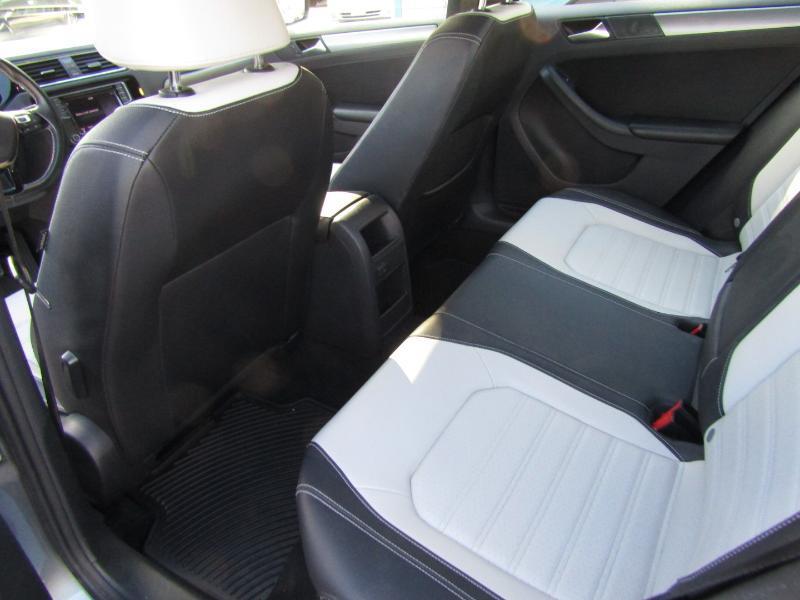 Volkswagen Jetta SE 6A 2016