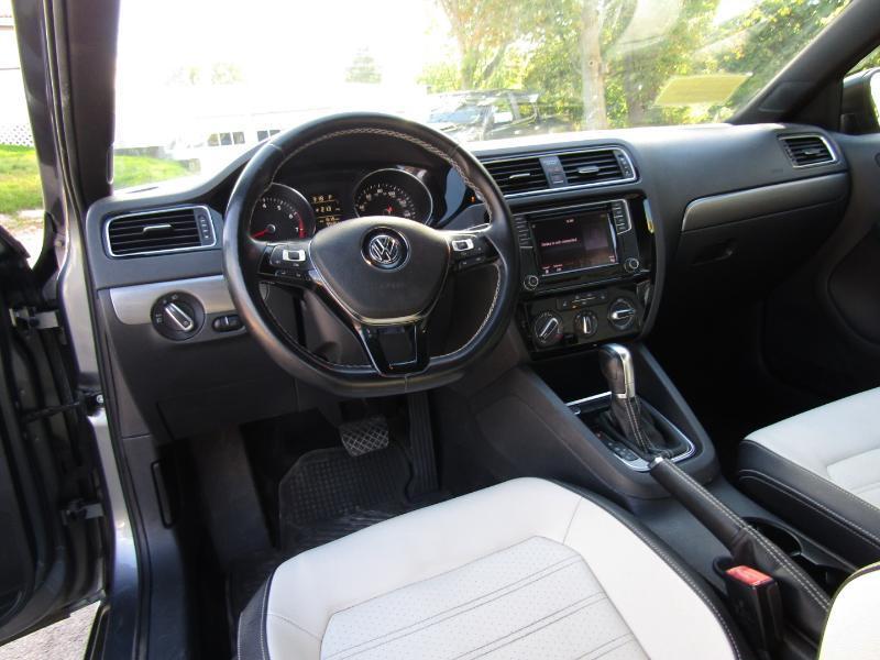 Volkswagen Jetta SE 6A 2016