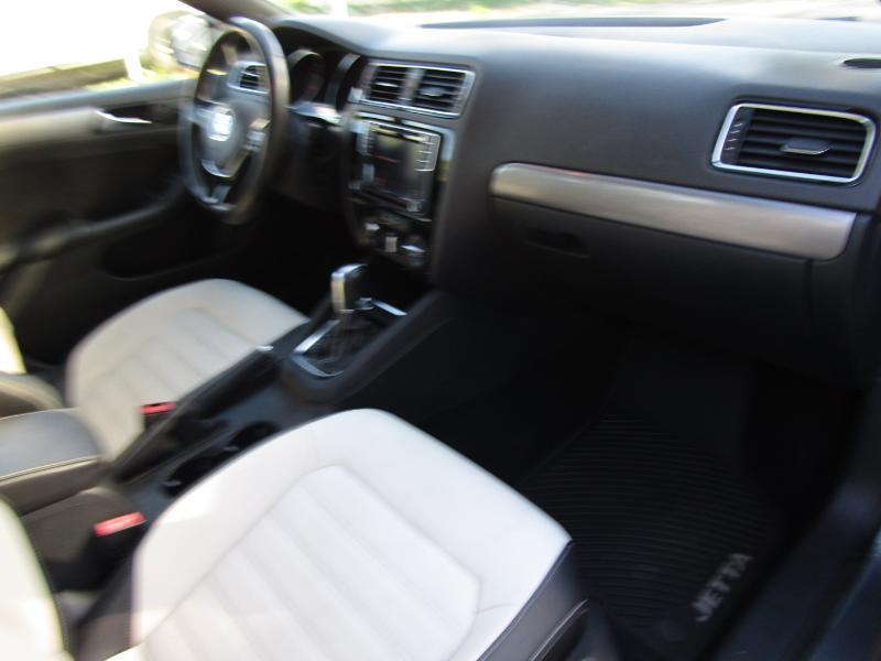 Volkswagen Jetta SE 6A 2016