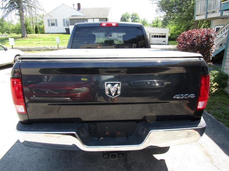 RAM 1500 Tradesman Quad Cab 4WD 2017