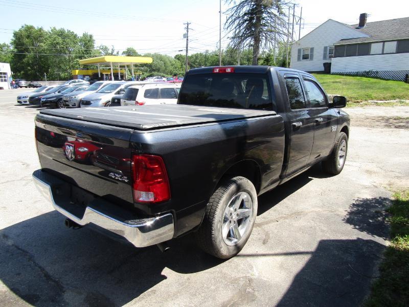 RAM 1500 Tradesman Quad Cab 4WD 2017