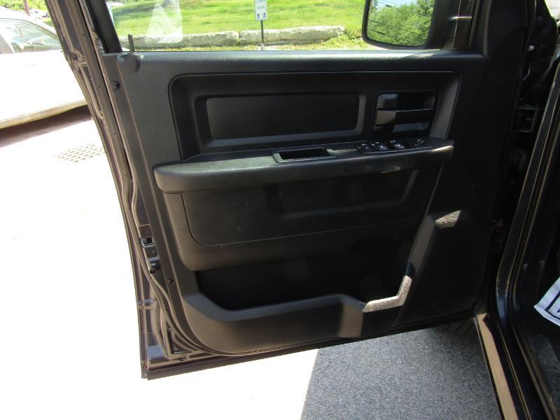 RAM 1500 Tradesman Quad Cab 4WD 2017