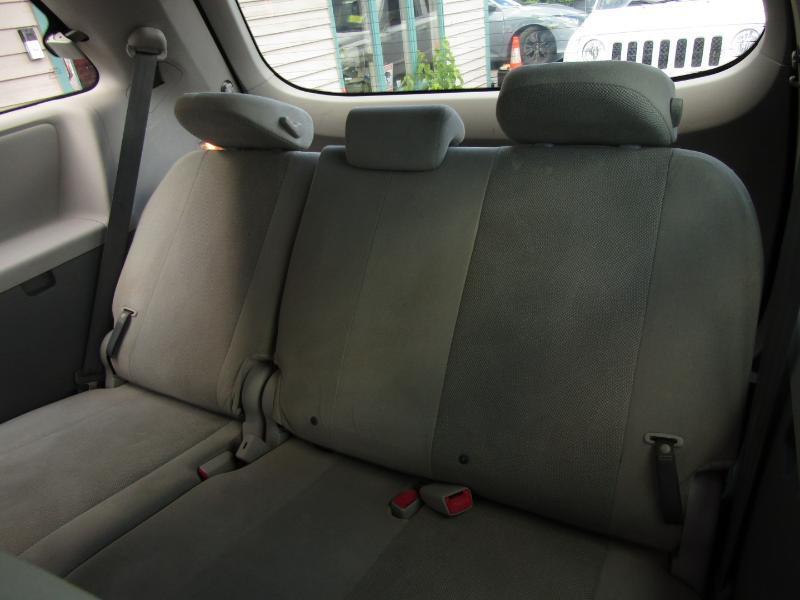 Toyota Sienna FWD 7-Passenger V6 2012