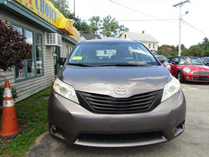 Toyota Sienna FWD 7-Passenger V6 2012