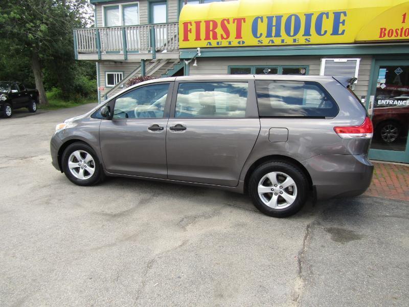 Toyota Sienna FWD 7-Passenger V6 2012