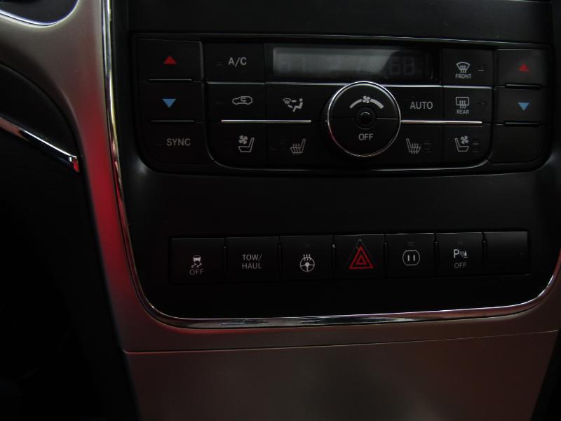 Jeep Grand Cherokee Overland 4WD 2012