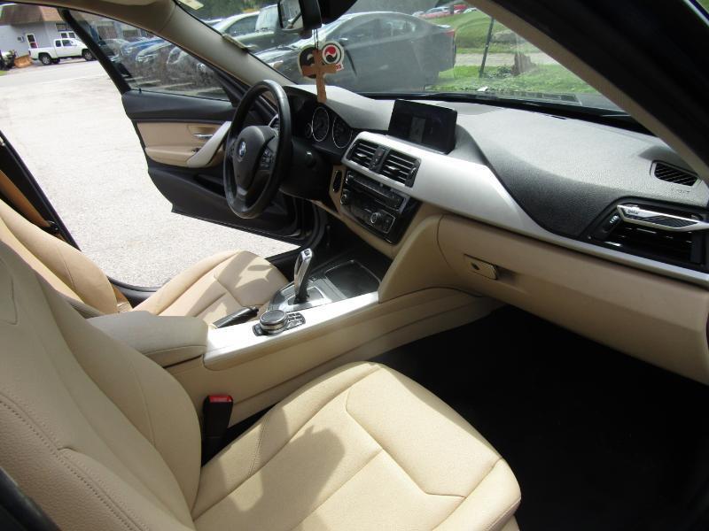 BMW 3-Series 320i xDrive Sedan 2018