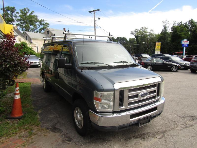 Ford Econoline E-250 2012