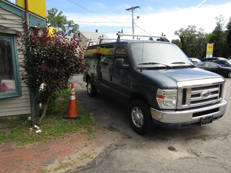 Ford Econoline E-250 2012