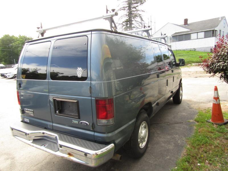 Ford Econoline E-250 2012