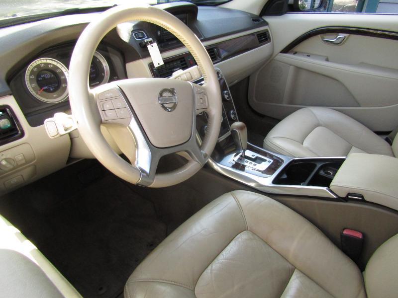 Volvo XC70 3.2 FWD 2012