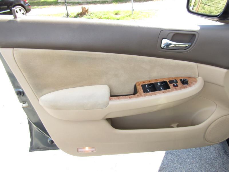 Honda Accord EX-L Sedan AT with XM Radio 2004