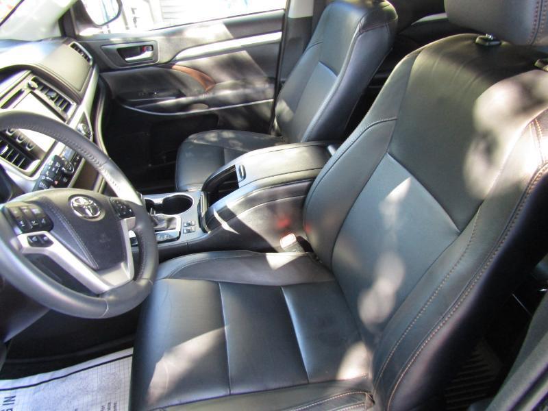 Toyota Highlander XLE AWD V6 2016