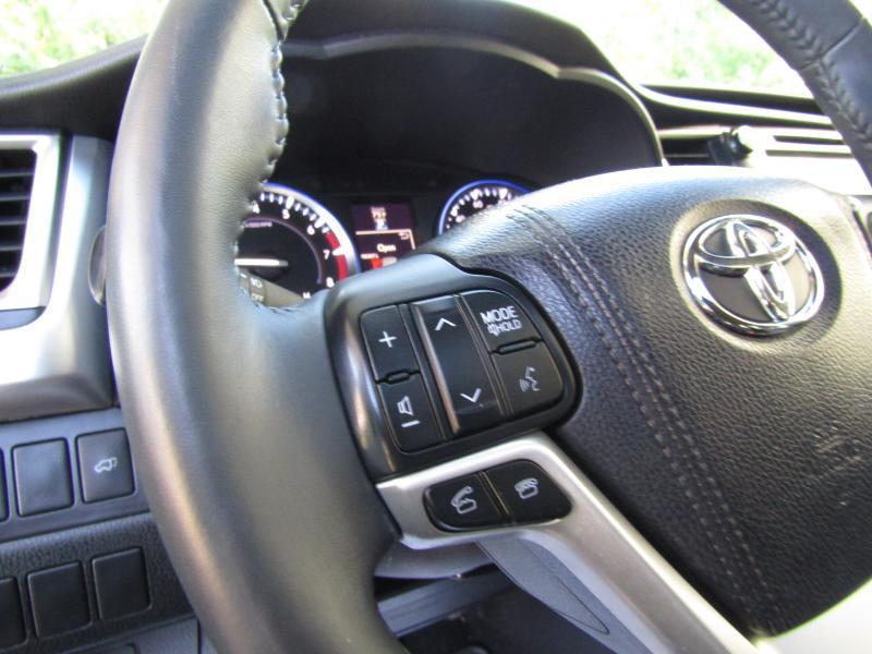 Toyota Highlander XLE AWD V6 2016