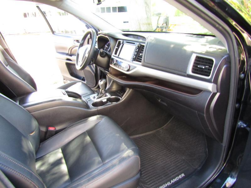 Toyota Highlander XLE AWD V6 2016