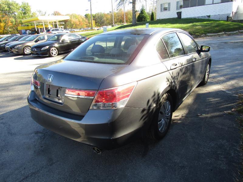 Honda Accord LX sedan AT 2011