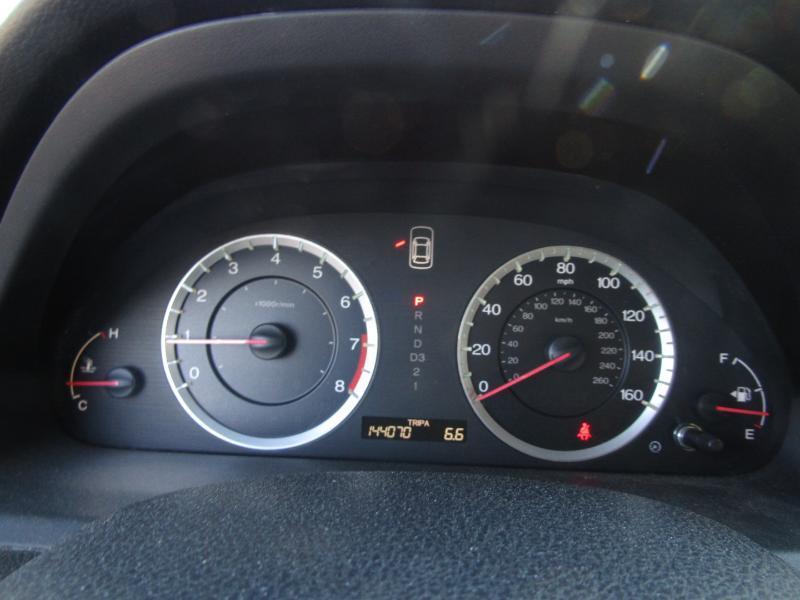 Honda Accord LX sedan AT 2011