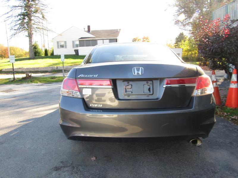 Honda Accord LX sedan AT 2011