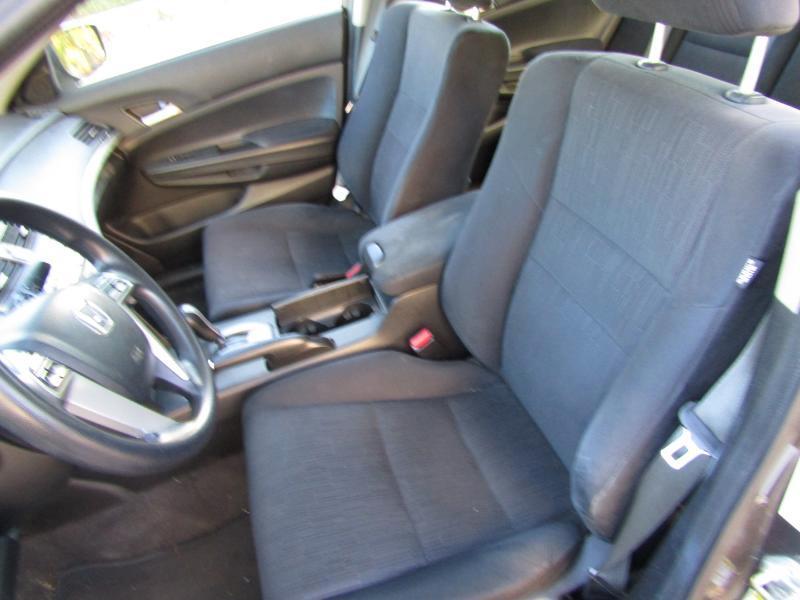 Honda Accord LX sedan AT 2011