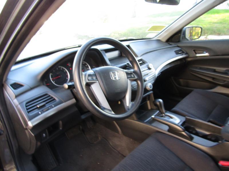 Honda Accord LX sedan AT 2011