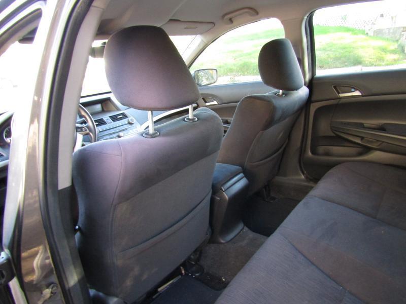 Honda Accord LX sedan AT 2011