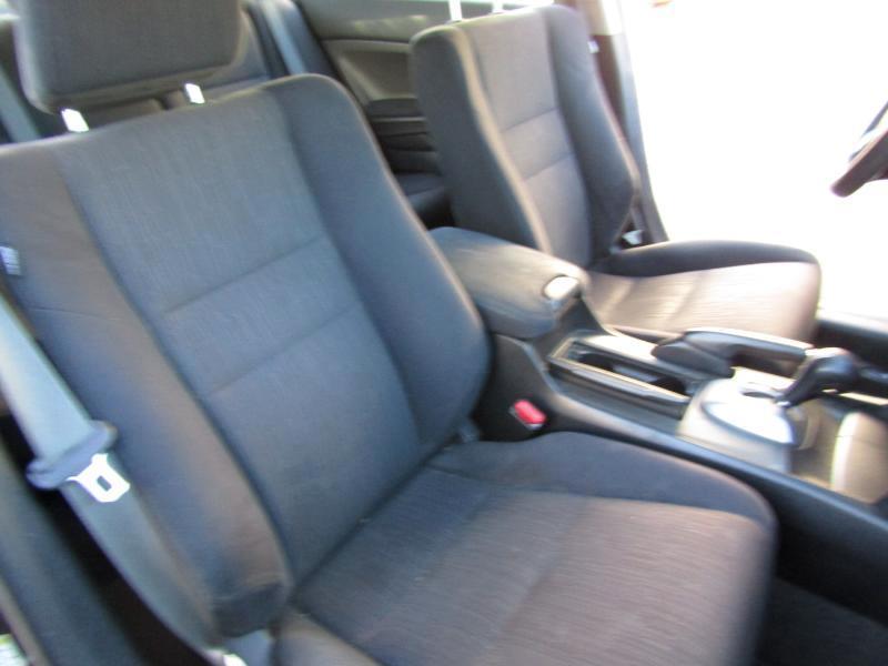 Honda Accord LX sedan AT 2011