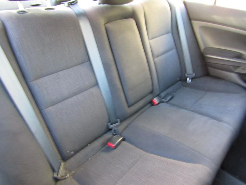 Honda Accord LX sedan AT 2011