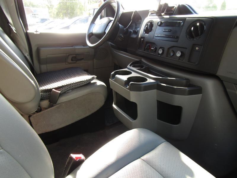 Ford Econoline E-250 2014