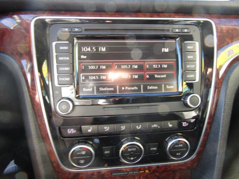 Volkswagen Passat 2.0L TDI SEL Premium 2013