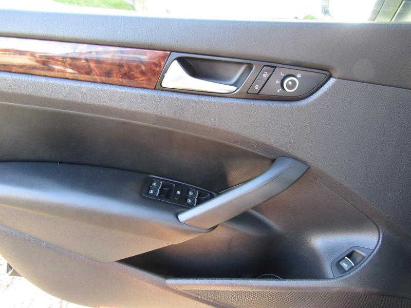 Volkswagen Passat 2.0L TDI SEL Premium 2013