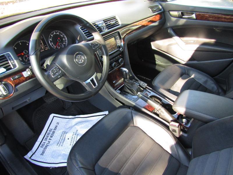 Volkswagen Passat 2.0L TDI SEL Premium 2013