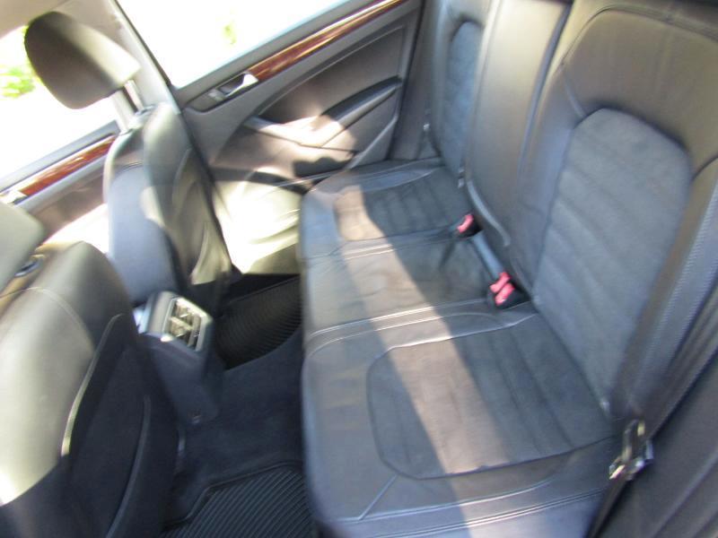 Volkswagen Passat 2.0L TDI SEL Premium 2013