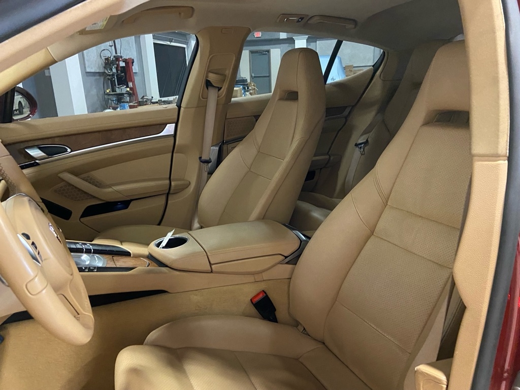 Porsche Panamera  2011 Porsche Panamera  2011