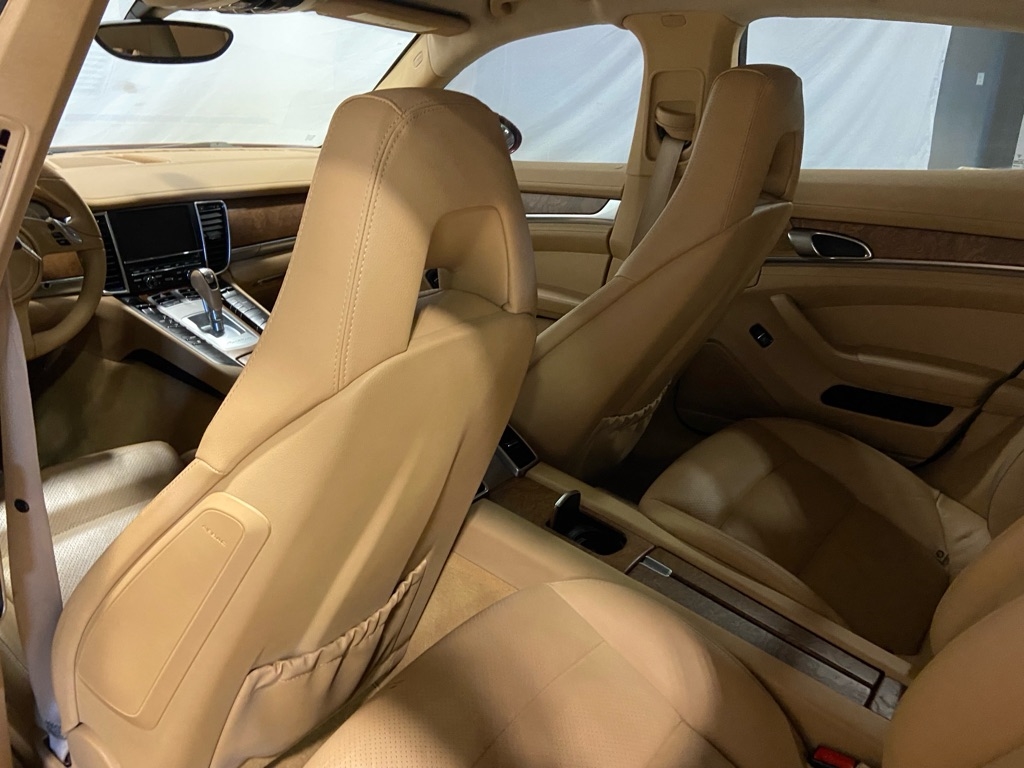 Porsche Panamera  2011 Porsche Panamera  2011