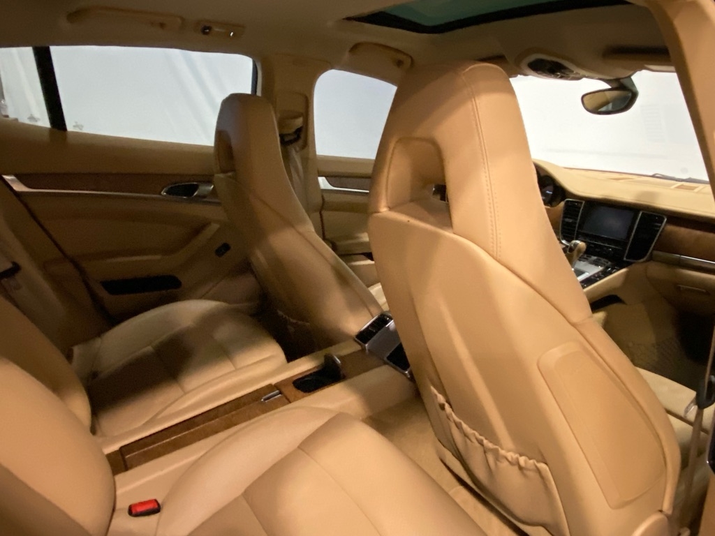Porsche Panamera  2011 Porsche Panamera  2011