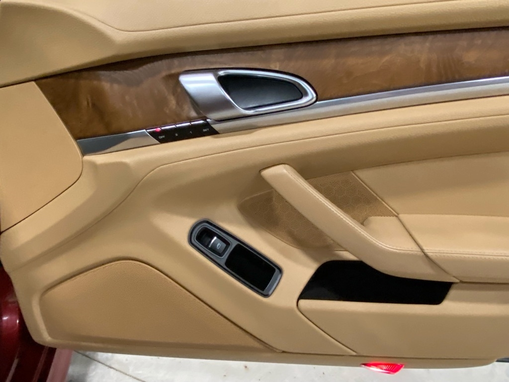 Porsche Panamera  2011 Porsche Panamera  2011