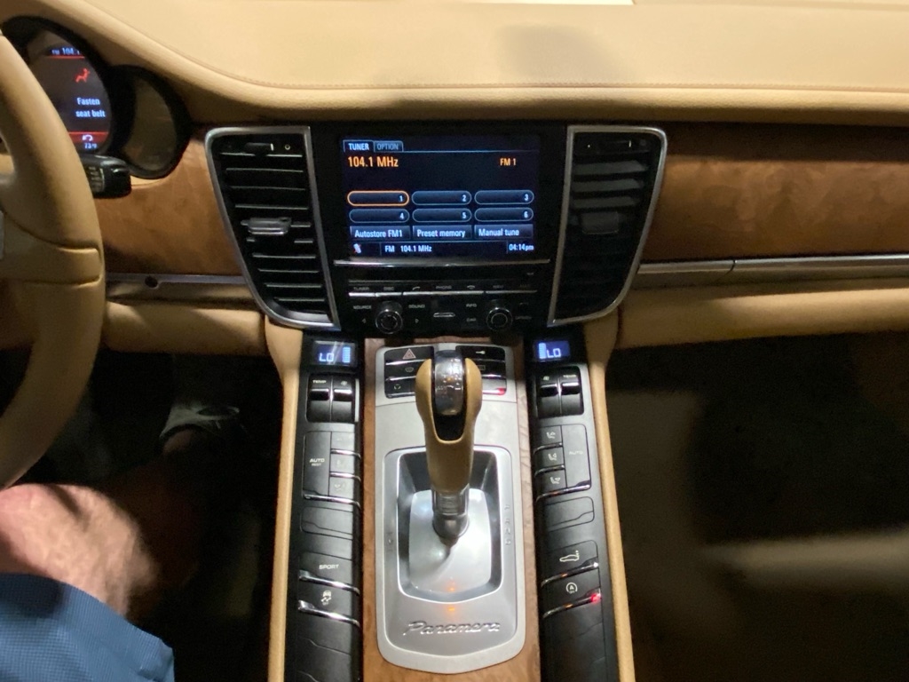 Porsche Panamera  2011 Porsche Panamera  2011