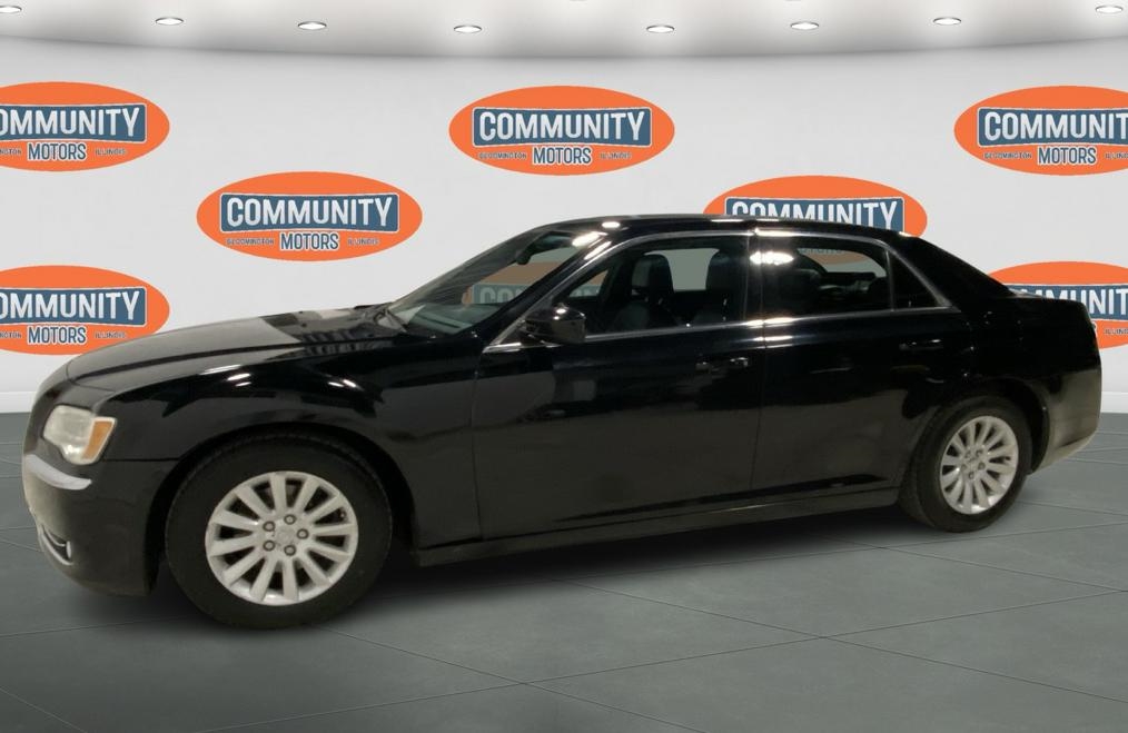 2013 Chrysler 300 Base Limited photo 2