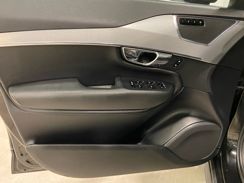 Volvo XC90  2017 Volvo XC90  2017