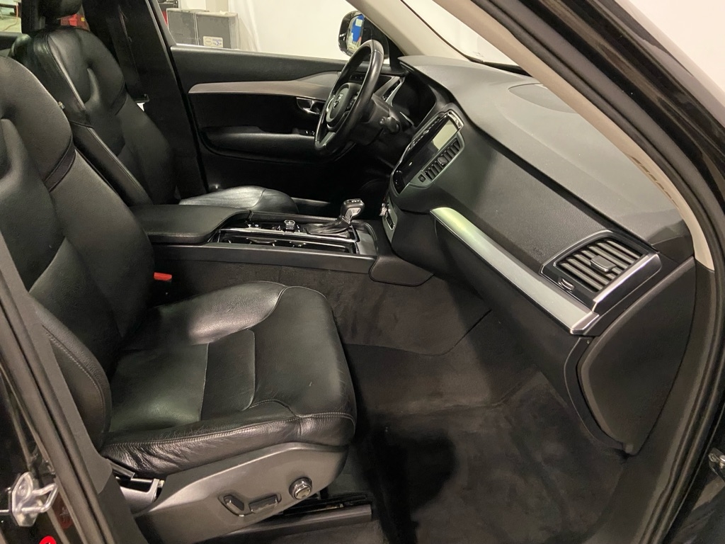 Volvo XC90  2017 Volvo XC90  2017