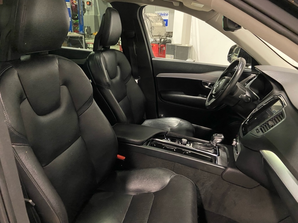 Volvo XC90  2017 Volvo XC90  2017