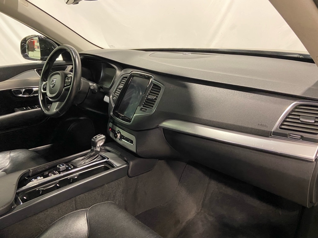 Volvo XC90  2017 Volvo XC90  2017