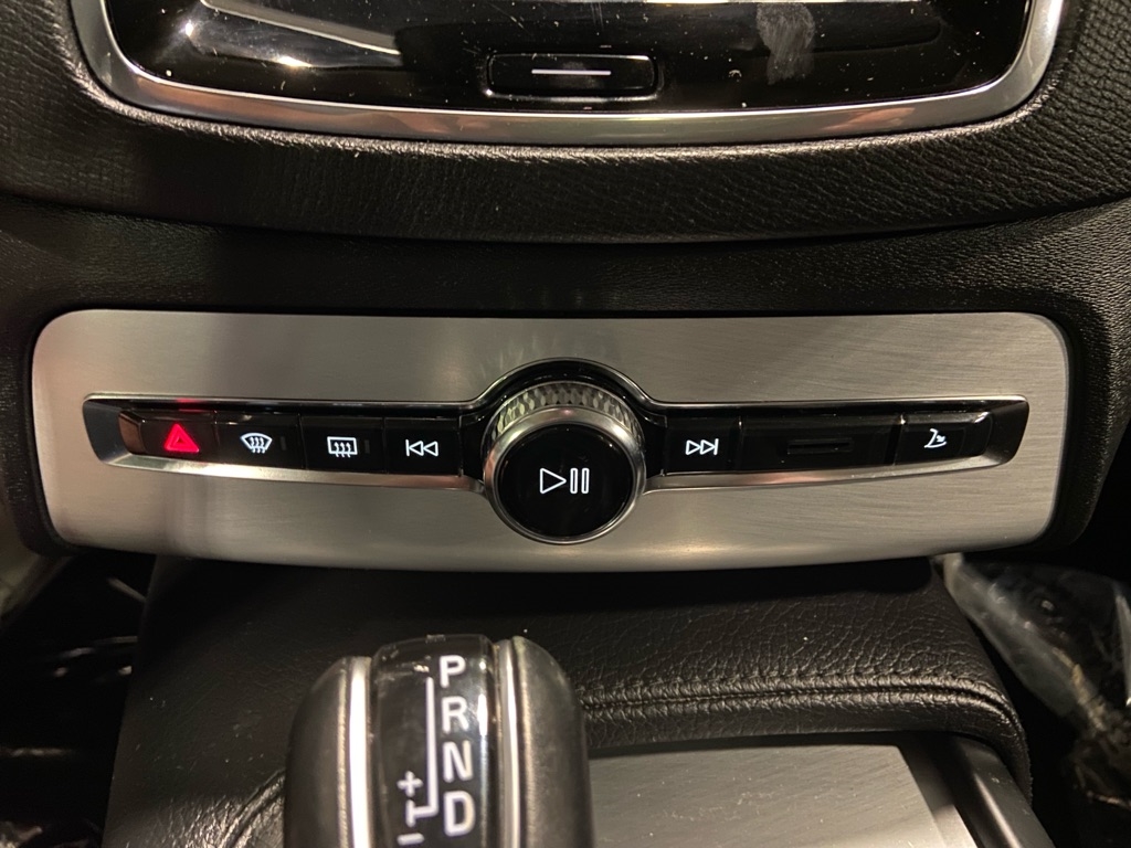 Volvo XC90  2017 Volvo XC90  2017